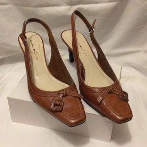 Bandolino Slingback Cognac Leather Tassel Pumps